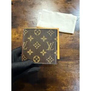 Louis Vuitton multiple wallet
